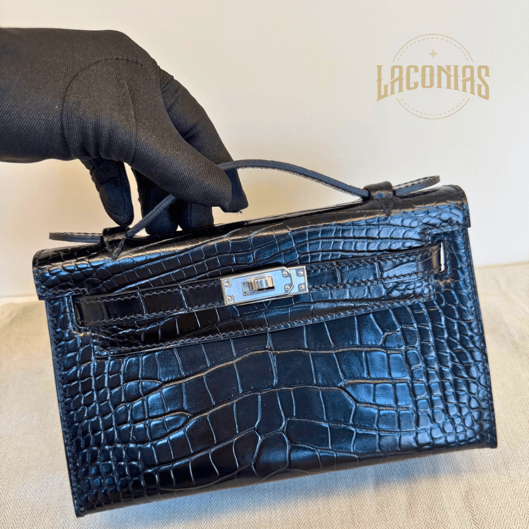 Crocodile pattern light luxury style handbag — showcase 4